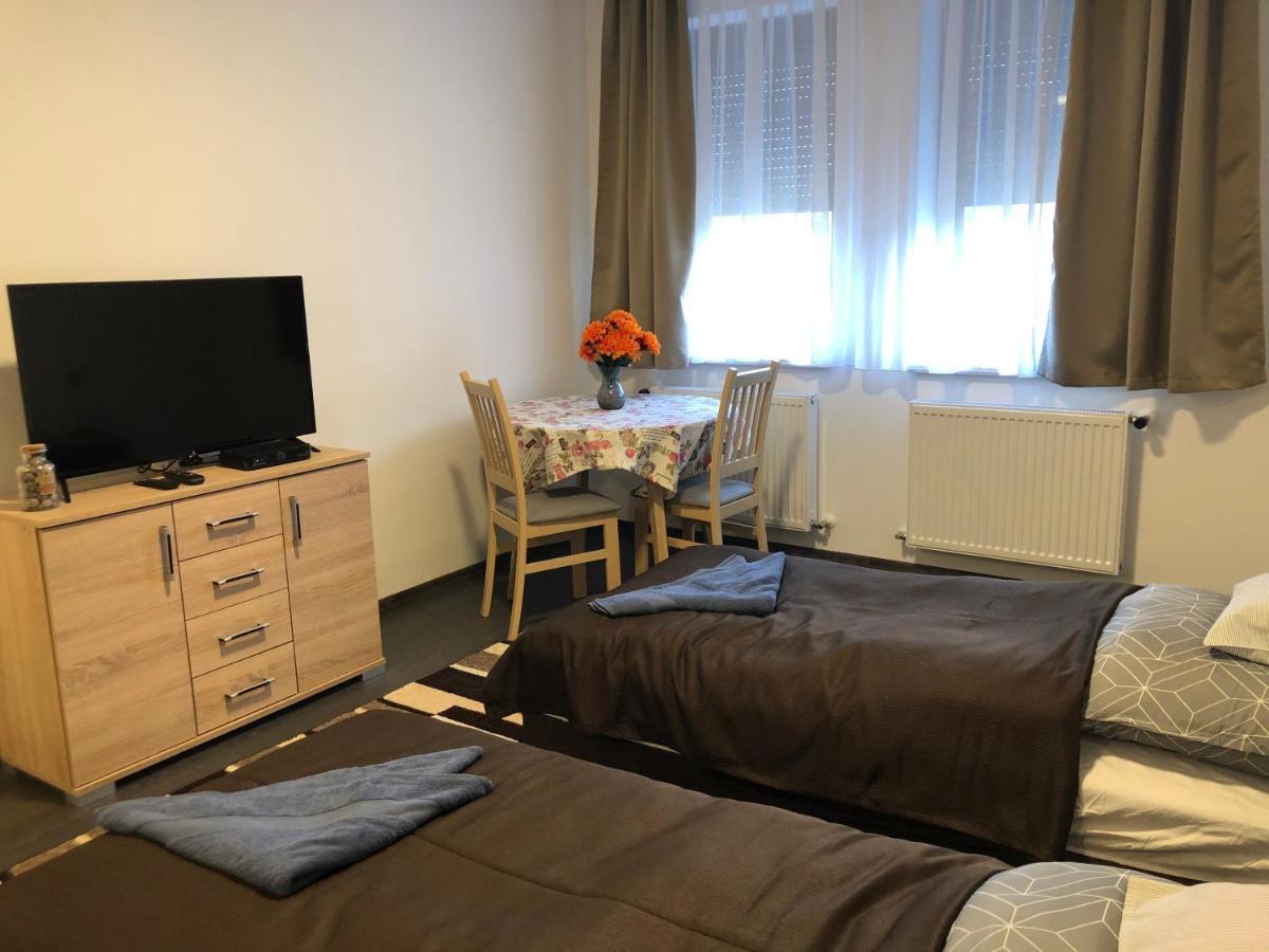 Lukacs Vendeghaz Hotel Erdohorvati Bagian luar foto